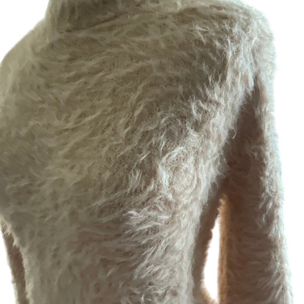 Women’s crewneck eyelash (fuzzy) sweater, peach orange size xs NEW soft - Picture 6 of 6